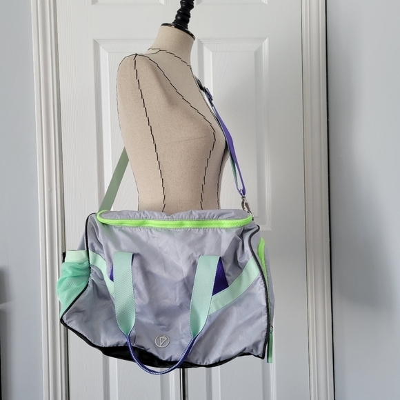 ivivva duffle bag
